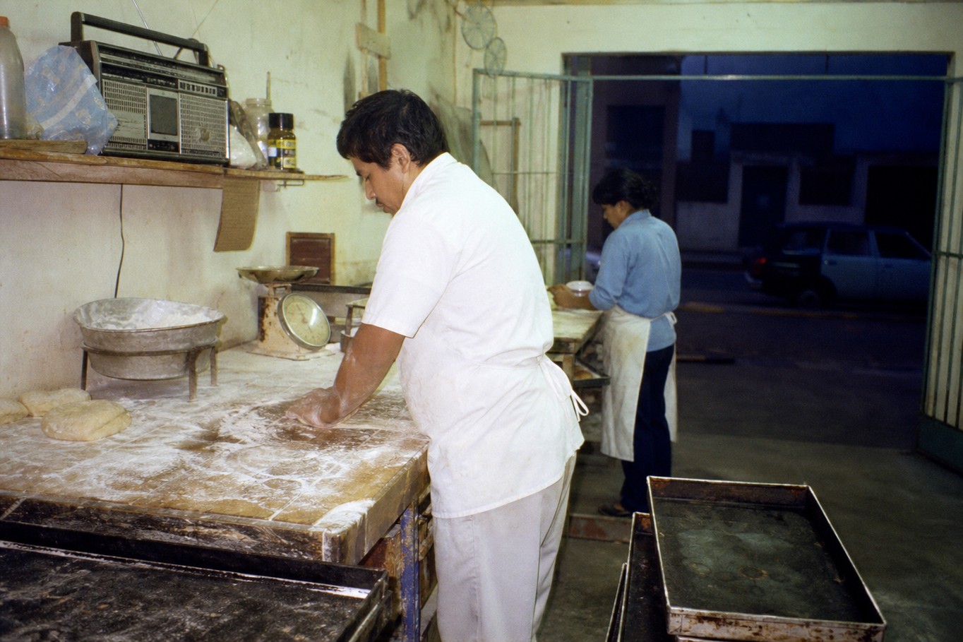 Trabajo temprano en una panadería de Centro.